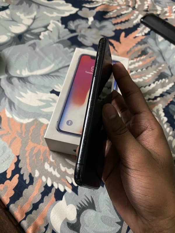 IPHONE X 64GB WITH ORIGINAL BOX PTA APPROVED 4