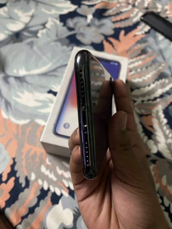 IPHONE X 64GB WITH ORIGINAL BOX PTA APPROVED 5