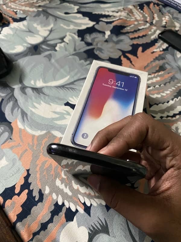 IPHONE X 64GB WITH ORIGINAL BOX PTA APPROVED 6