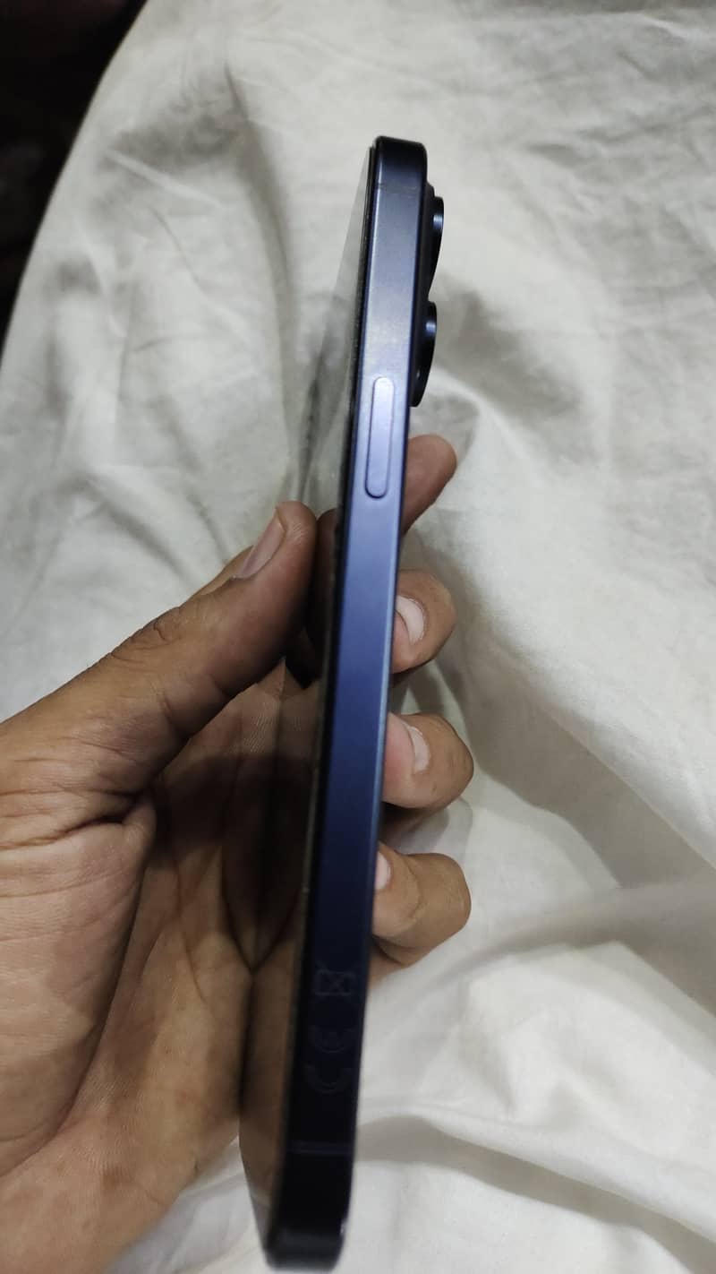 iPhone 15 pro max 256gb blue 3