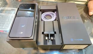 Moto Razr Ultra 50 12GB 512GB 0