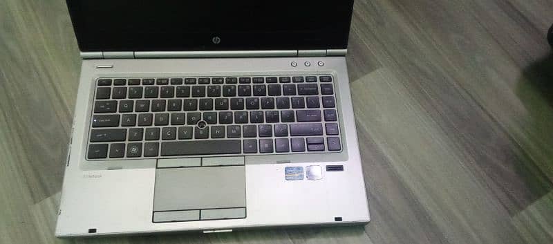 HP laptop core i5 elitebook 2nd generation model 8460p 1