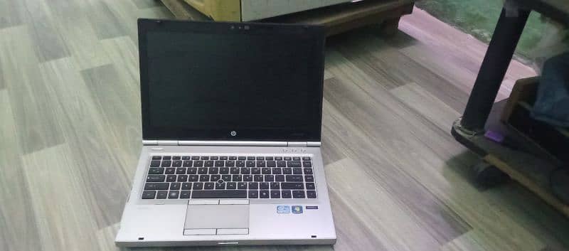 HP laptop core i5 elitebook 2nd generation model 8460p 3