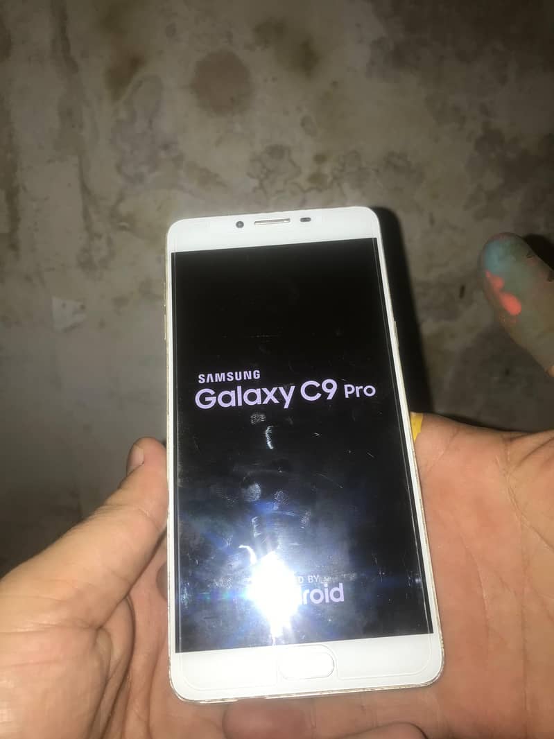 Samsung C9 Pro 1