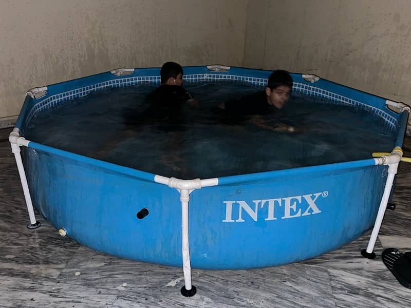 Intex Swimming Pool 0