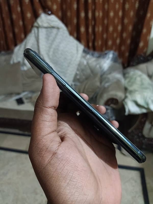 Iphone 11 pro max 512gb Factory Unlock Read add complete. . !!! 2