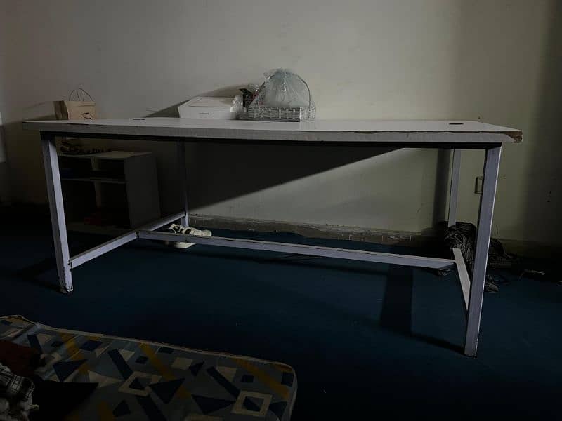 Office Table 6x4 feet condition 9/10 2