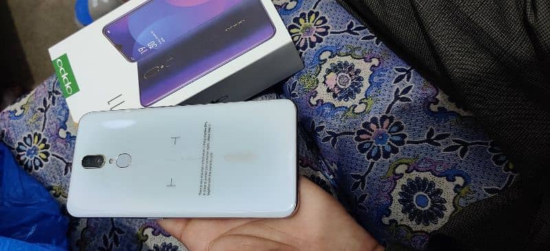 OPPO F11 8/256GB COMPLETE BOX 03315152925 1