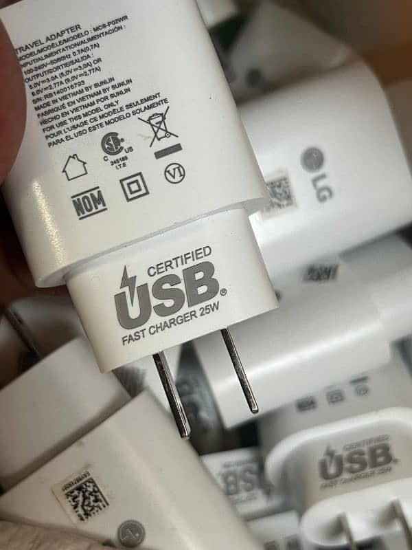 LG Samsung 25w Pd Adaptor 1