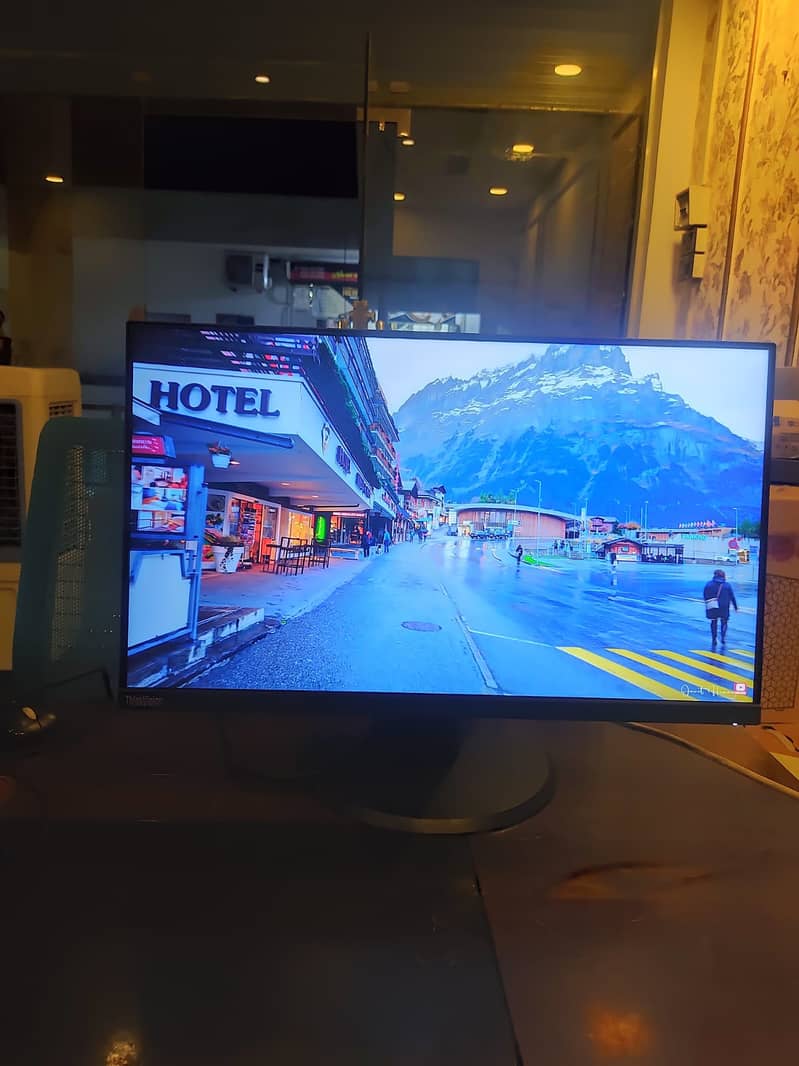 Lenovo 24" inch Bezelless LED Monitor with 2K Resolution for Sale 4