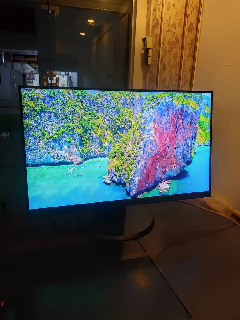 Lenovo 24" inch Bezelless LED Monitor with 2K Resolution for Sale 8