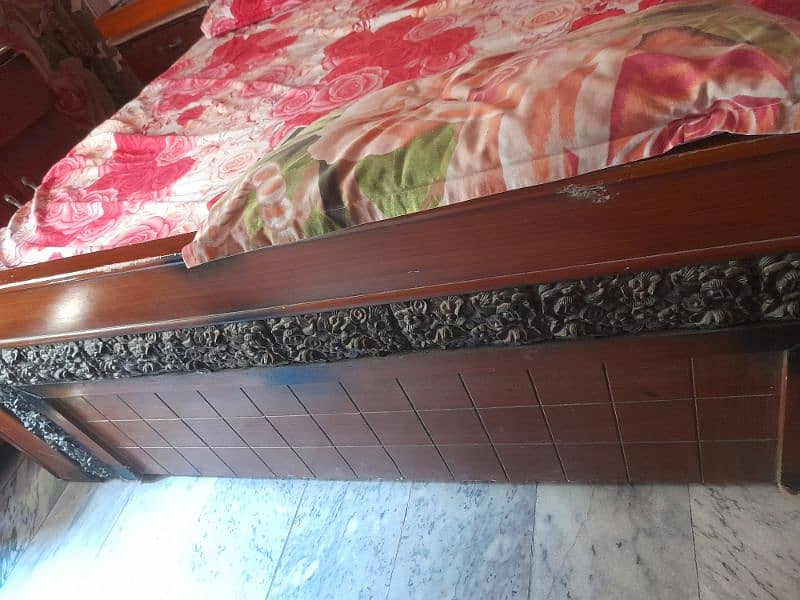 2 double bed 2 dressing 1 wardrobe 3 door urjunt sale 1