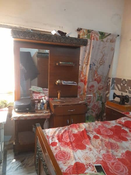 2 double bed 2 dressing 1 wardrobe 3 door urjunt sale 3