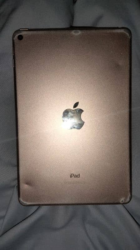 ipad mini 5 64gb glass broken aur power button not working 3