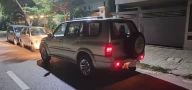 SUV Jeep Cruiser 4x4 Suzuki