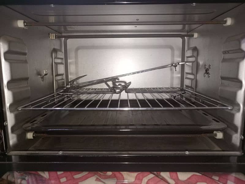 Baking electric oven for sale. . SECO 1