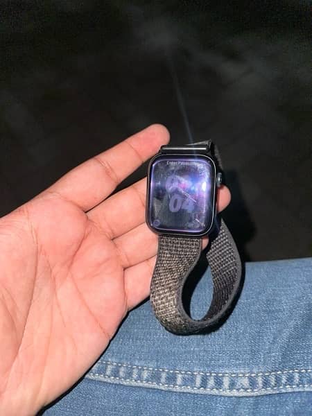 Apple Watch Series 7 Nike 4