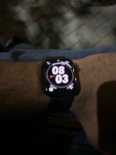 Apple Watch Series 7 Nike 5