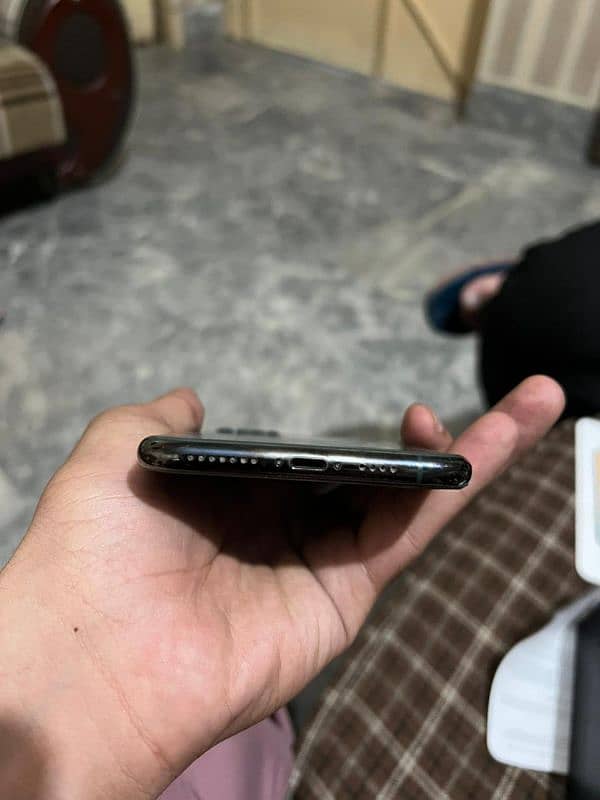 Iphone 11 Pro Max PTA APPROVED 256 GB 4