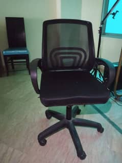 Back Mesh Ergonomic Chair in Excellent Condition