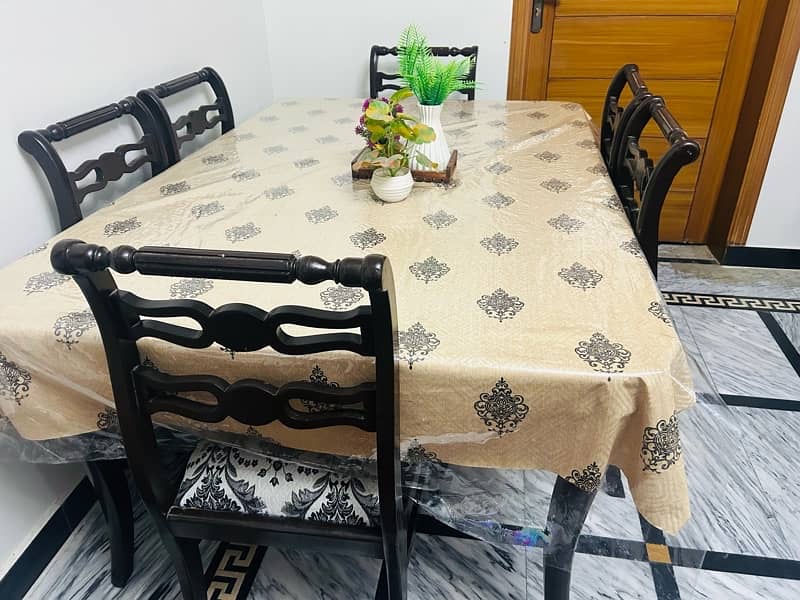 6 seater wooden dining table for sell 0