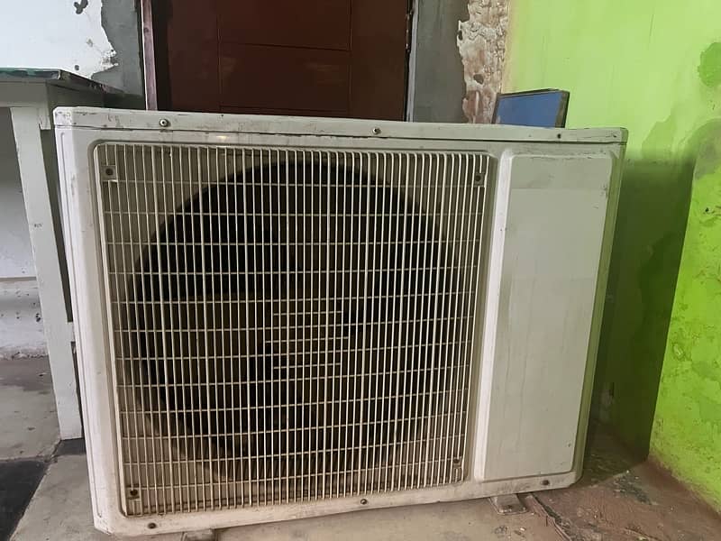 OFFICE USED AC FOR SALE in prestige condition 1