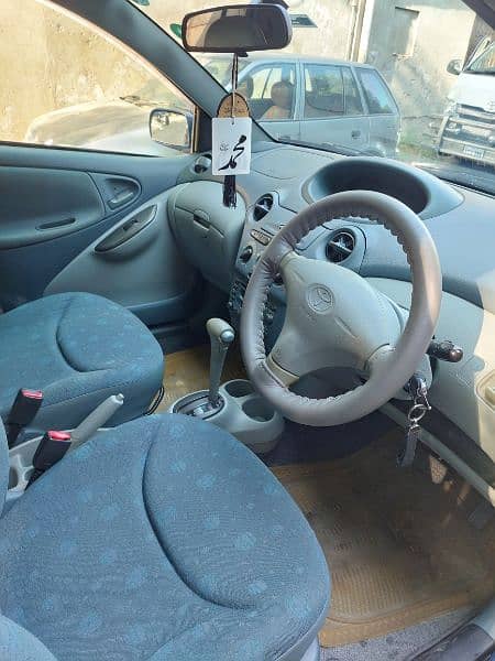 Toyota Vitz 2011 8