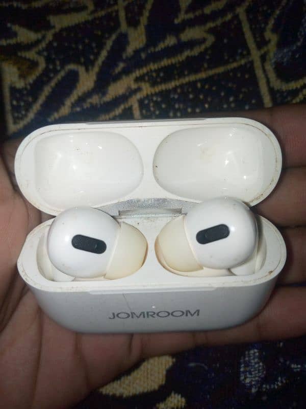 Plz buy my airpods 2