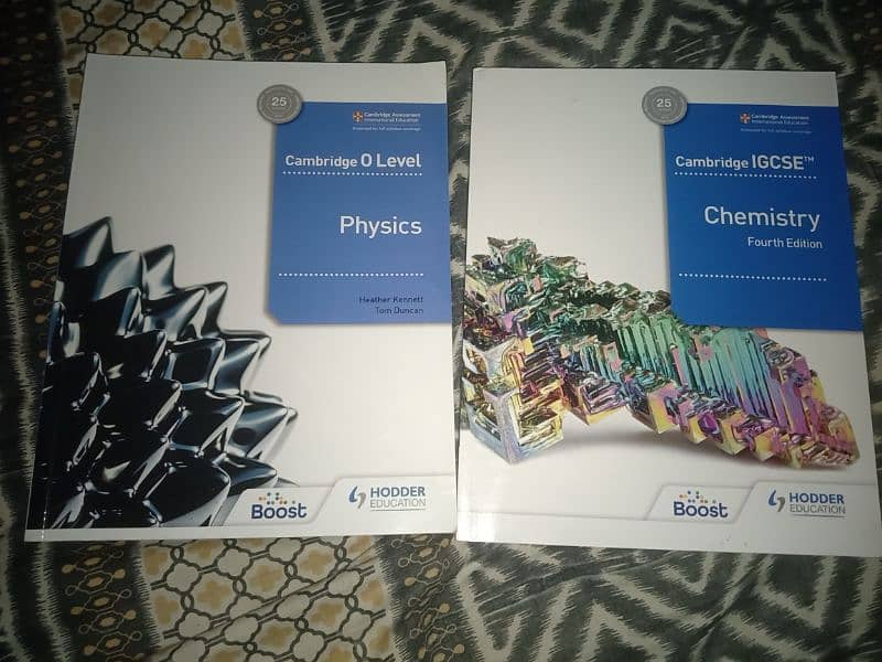 Cambridge O Level Physics and Cambridge IGCSE Chemistry Book 0