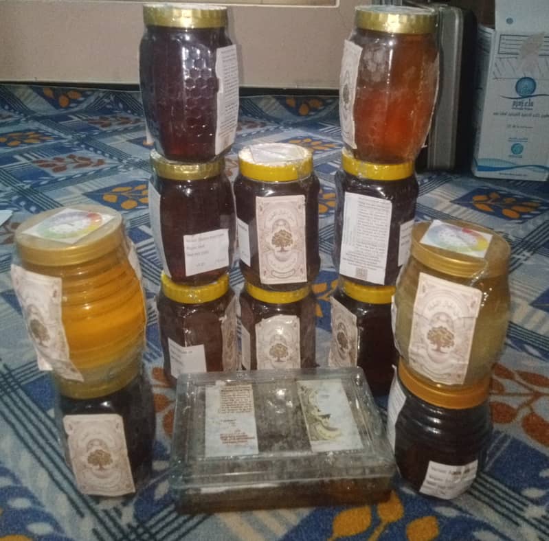 Pure, Natural Honey: A Taste of Nature's Perfection 6