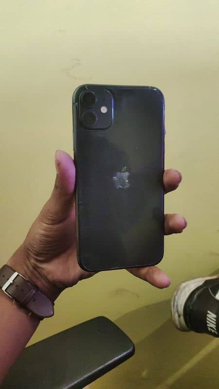 iphone 11 (64gb) urgently sale 1