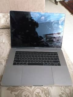 Dead Macbook Pro 2017 0