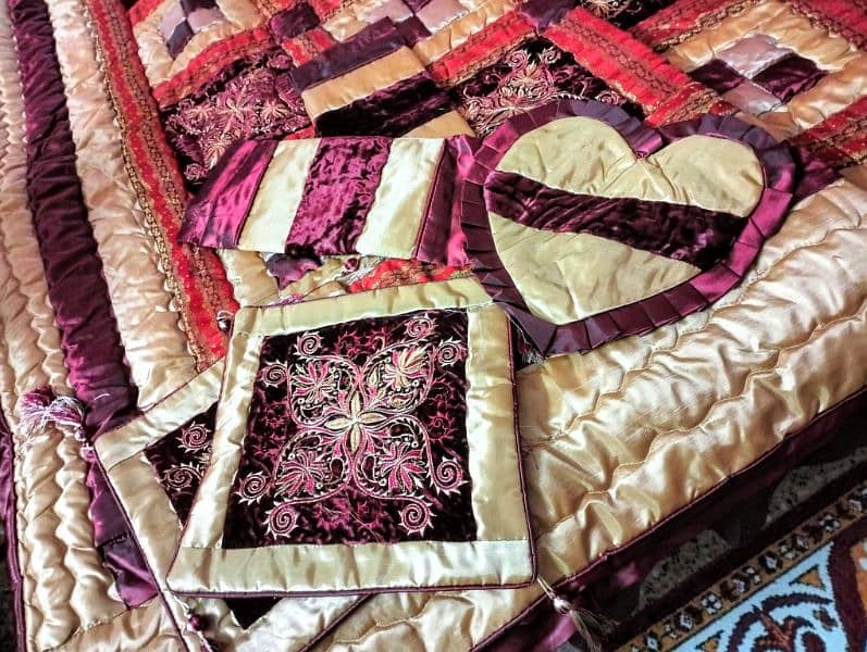 NEW Embroidered Maroon & Gold Velvet Bridal 9 pieces Duvet Set 2