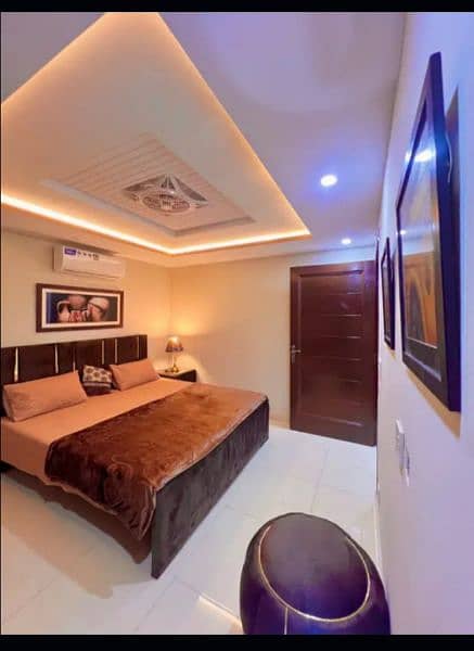 One bed luxury apartment for short stay like(3to4)hours in bahria town 1