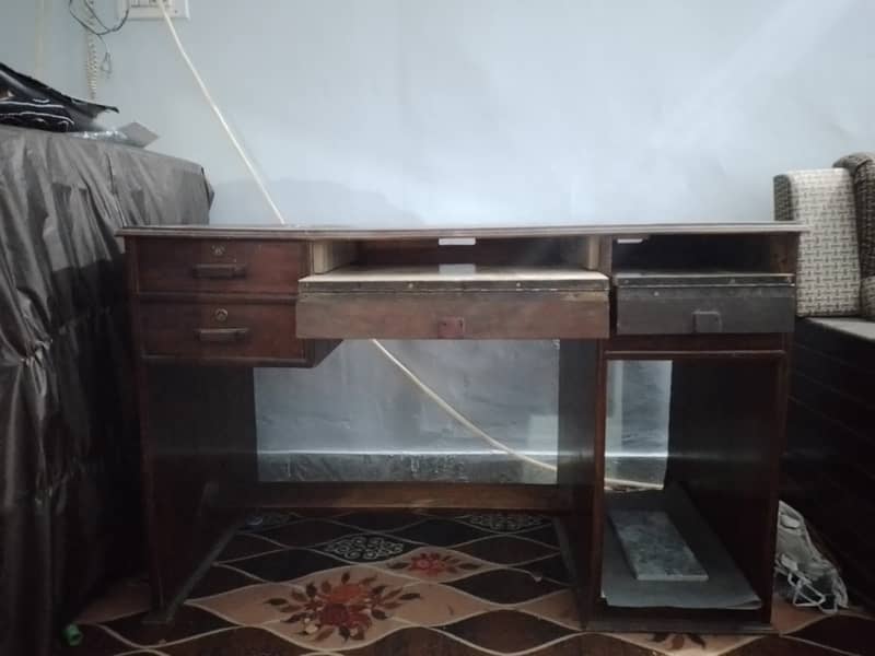 Computer Table For Sale In Reasonable Price 2