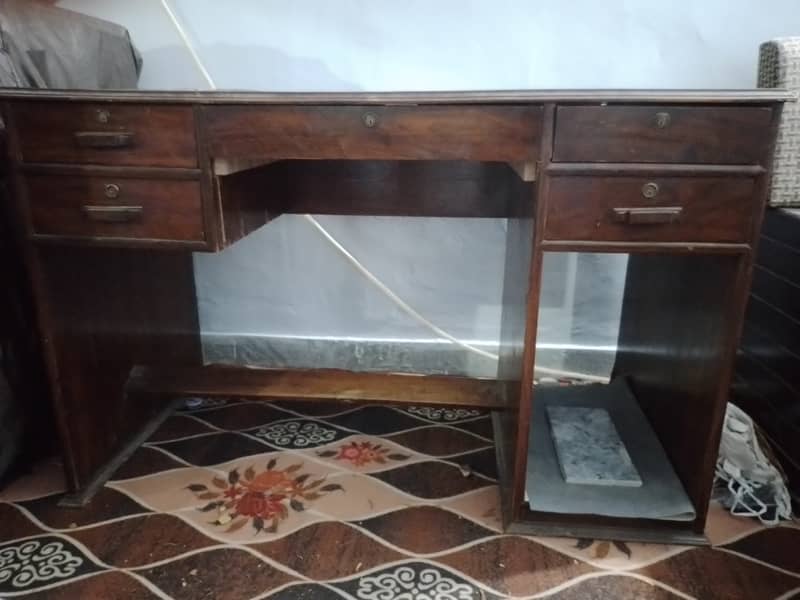 Computer Table For Sale In Reasonable Price 3