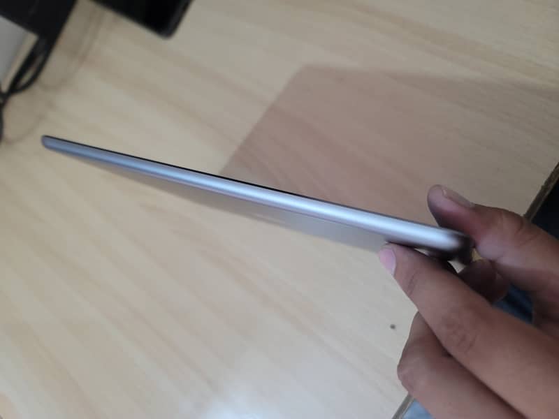 Apple Ipad air 1st Gen 32GB Condition 10/10 3