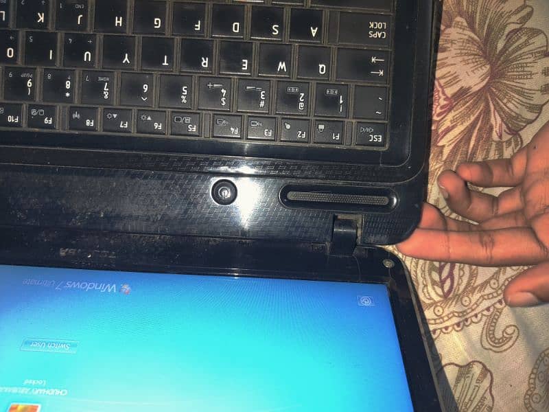 Laptop Toshiba core i 3 7