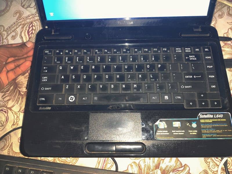 Laptop Toshiba core i 3 8