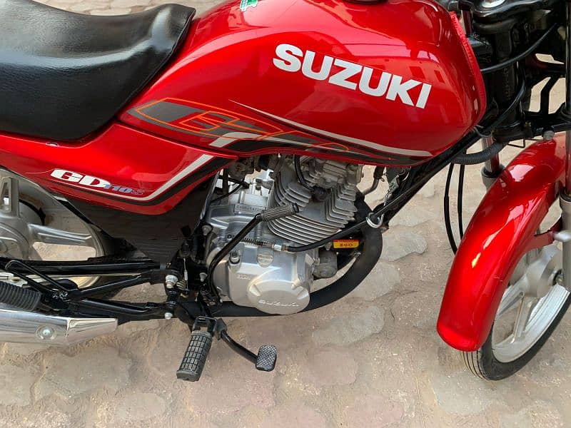 Suzuki GD 110S 4