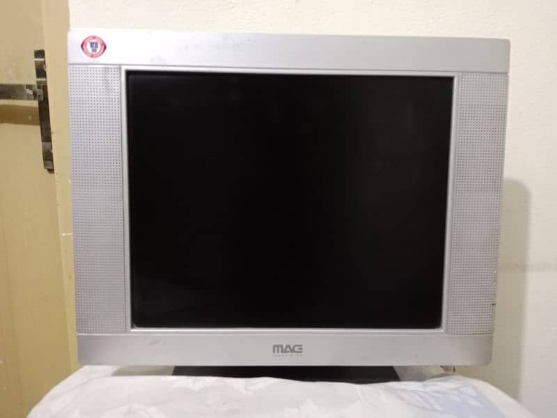 17" Inch COMPUTER LCD 0