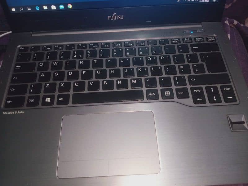 Fujitsu Laptop 0