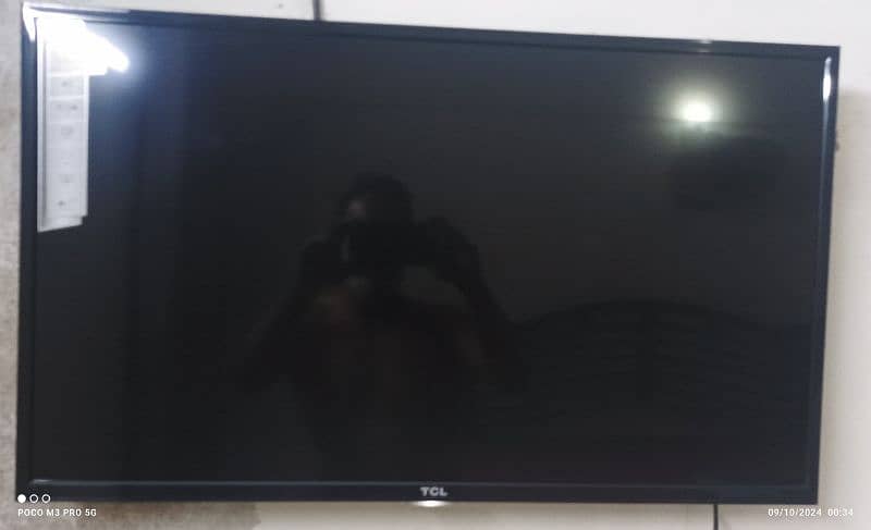 TcL 32 inches LED 2