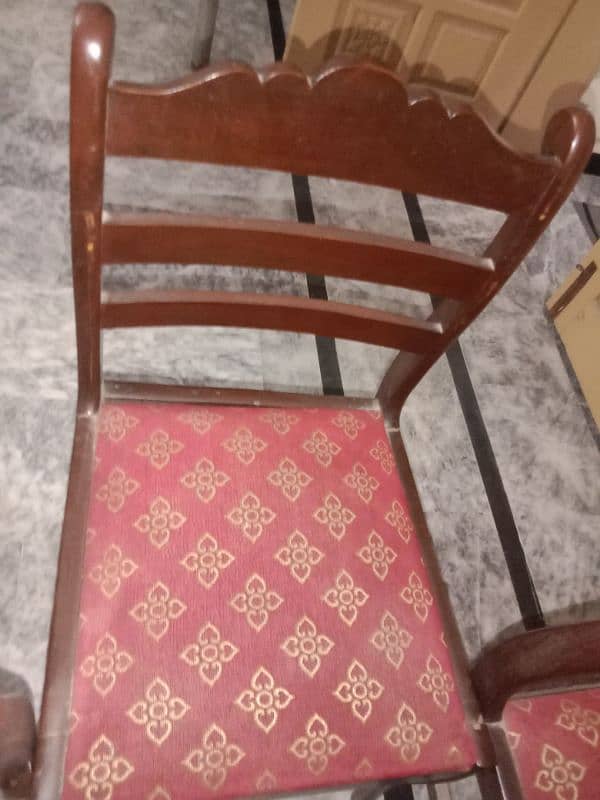 Table with 6 chairs 2