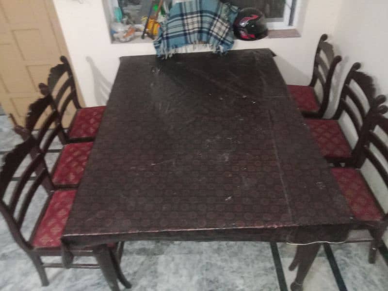 Table with 6 chairs 4