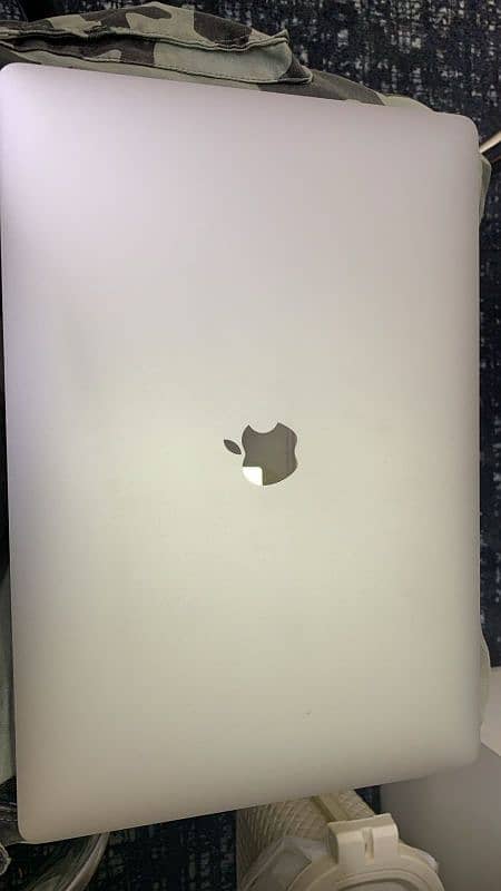 MacBook Pro 2019 16" 6