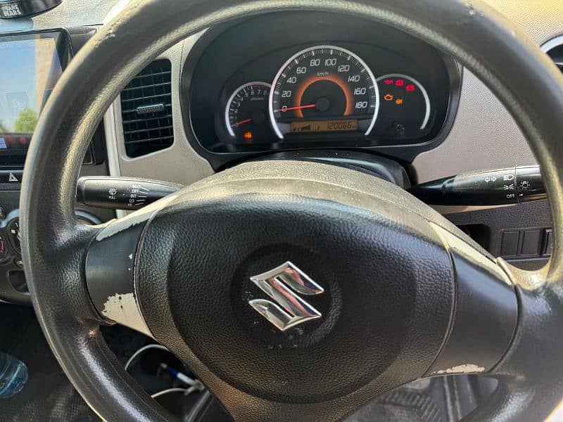 Suzuki Wagon R 2018 10