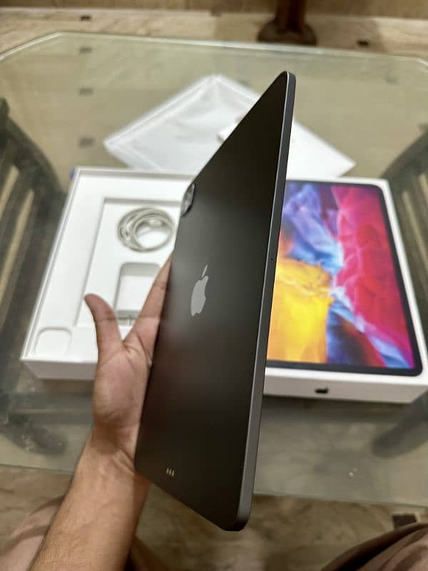 iPad Pro 2020 128gb Complete Box 4