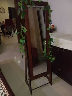 Long squared mirror with stand 0