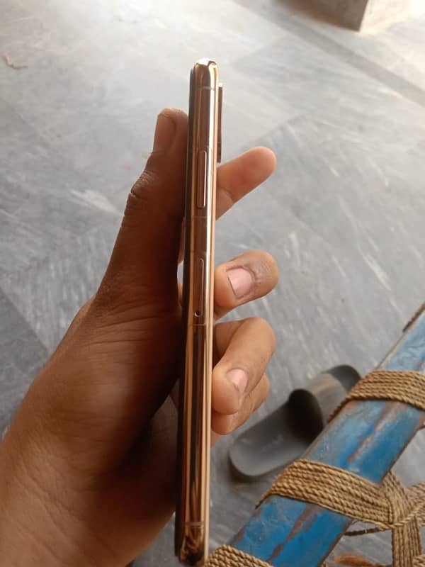 I phone Xs Duel PTA Approved single scratch b nh ha gold 256gb 5